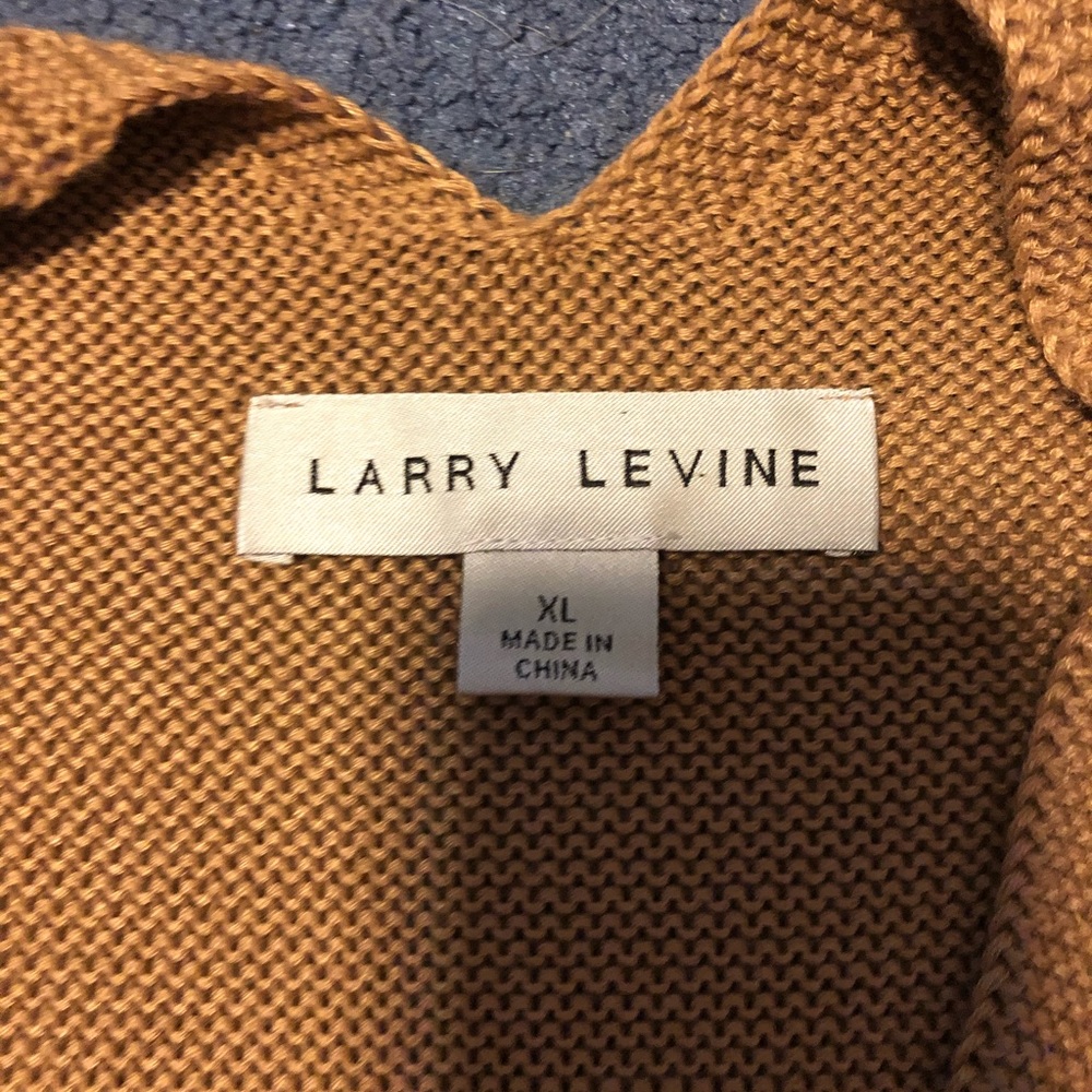 Larry Levine Beige Sweater NWT - Picture 2 of 3